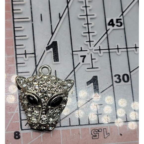 Leopard Panther Sparkling Pendant Charm High Quality Diamante Silver Tone - Picture 2 of 4